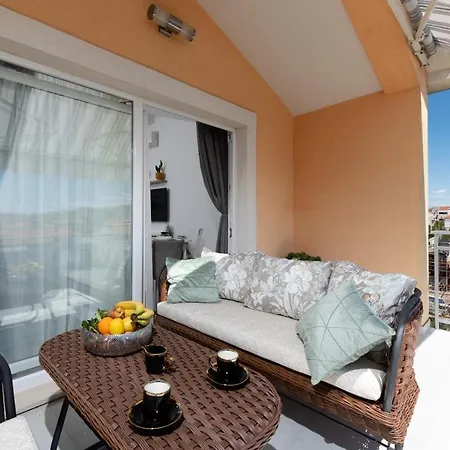 Apartment Little Gem Trogir